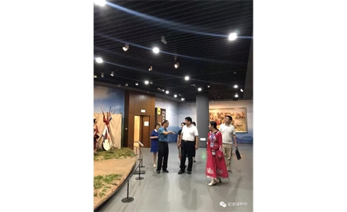 中国记者协会党组成员、书记处书记张百新一行考察昭君博物院文化事业发展情况