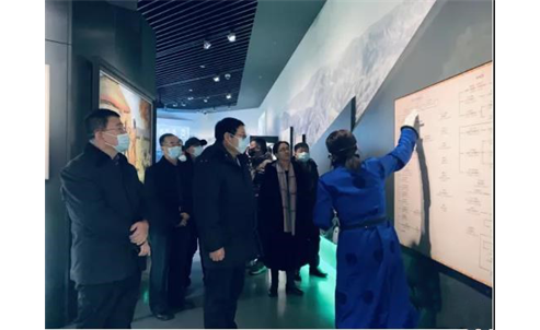 陕西省政协文化文史和学习委员会调研组 考察昭君博物院文化建设